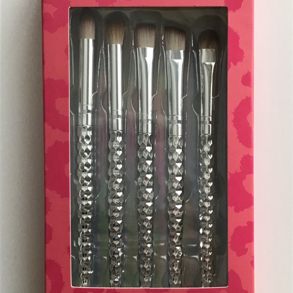 LAST 1! NEW Nicole Miller NY Eyeshadow 5-Brush SET Blend Glam Silver Tone Travel - Picture 4 of 10
